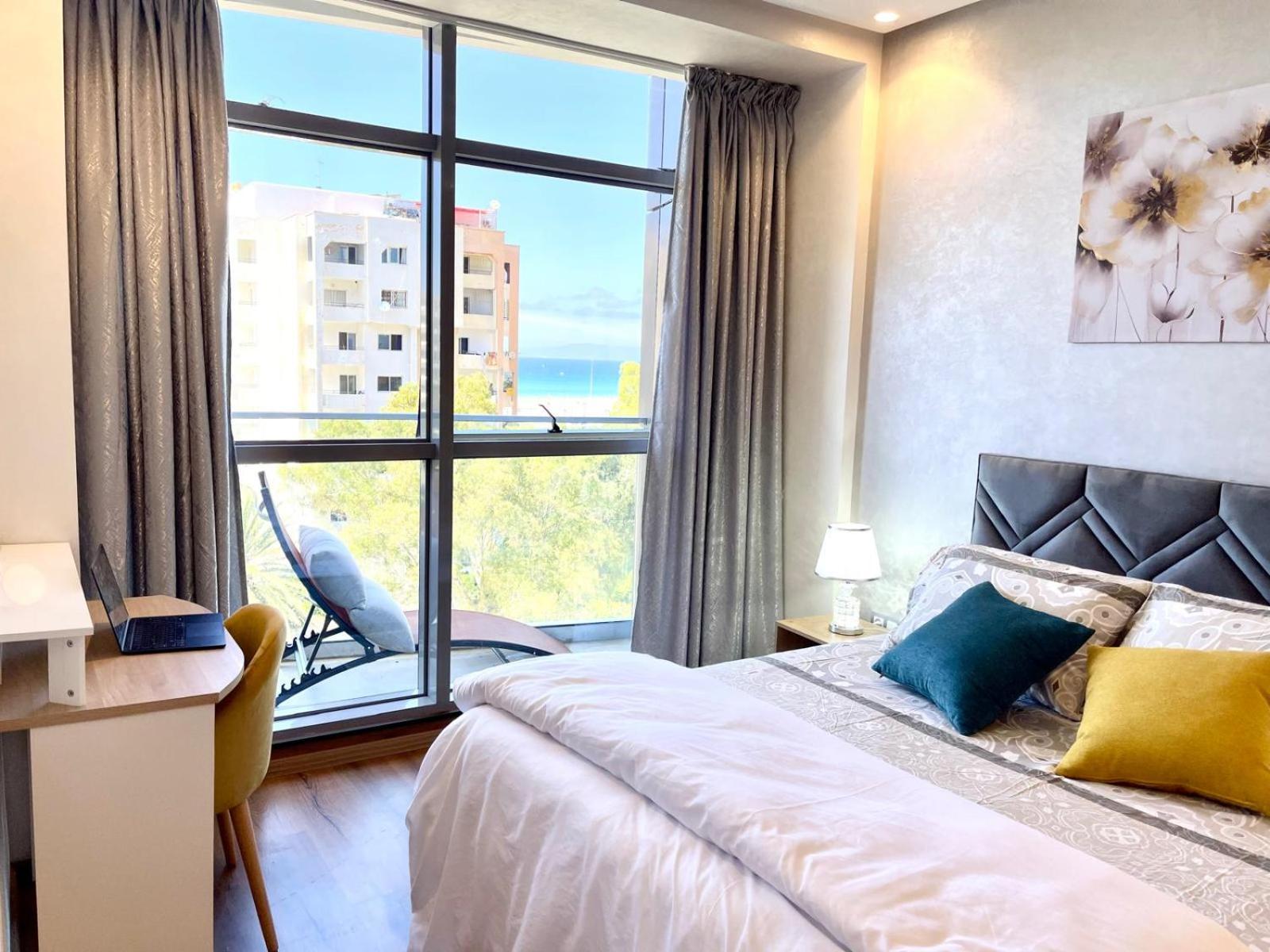 Modern Elegance With Sea Views In Central Tangier - Steps To Beach, Train And Attractions! Ngoại thất bức ảnh