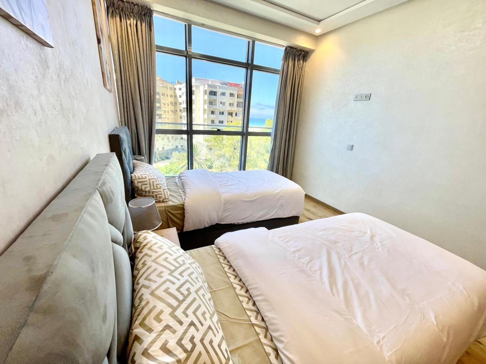 Modern Elegance With Sea Views In Central Tangier - Steps To Beach, Train And Attractions! Ngoại thất bức ảnh