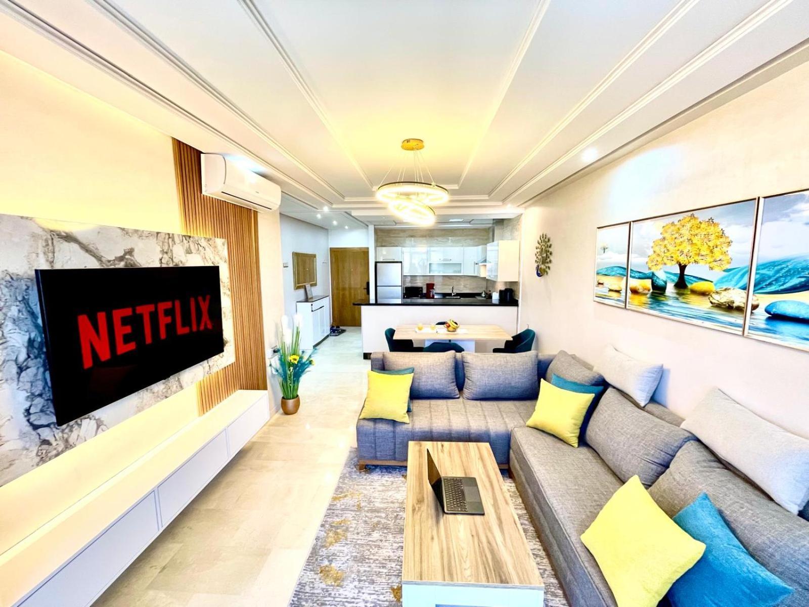 Modern Elegance With Sea Views In Central Tangier - Steps To Beach, Train And Attractions! Ngoại thất bức ảnh