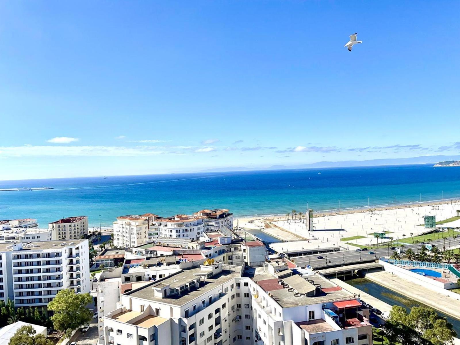 Modern Elegance With Sea Views In Central Tangier - Steps To Beach, Train And Attractions! Ngoại thất bức ảnh